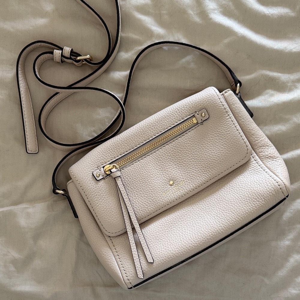 Kate Spade - Cobble Hill - Pebbled Leather Cream/light Pink Crossbody Bag